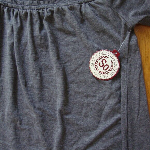 SO Grey Off Shoulder Tee - Picture 2 of 4